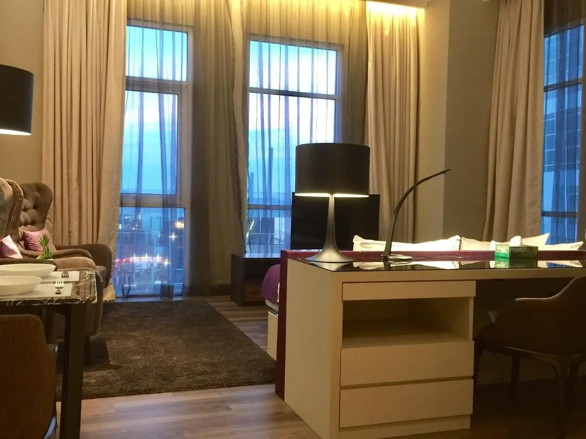 アパート Big Bathtub Premium Seafront Studio In Town With Wifi & Full Kitchen ジョージタウン