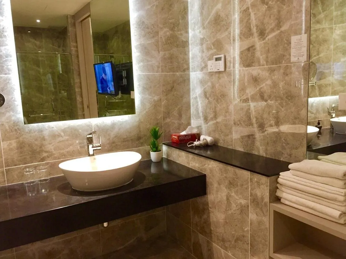 アパート Big Bathtub Premium Seafront Studio In Town With Wifi & Full Kitchen ジョージタウン