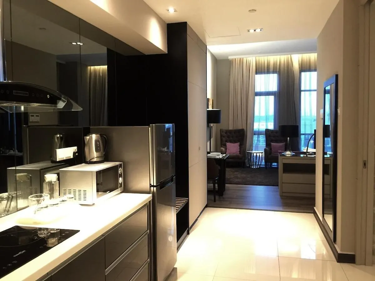 Big Bathtub Premium Seafront Studio In Town With Wifi & Full Kitchen ジョージタウン 0*,  マレーシア